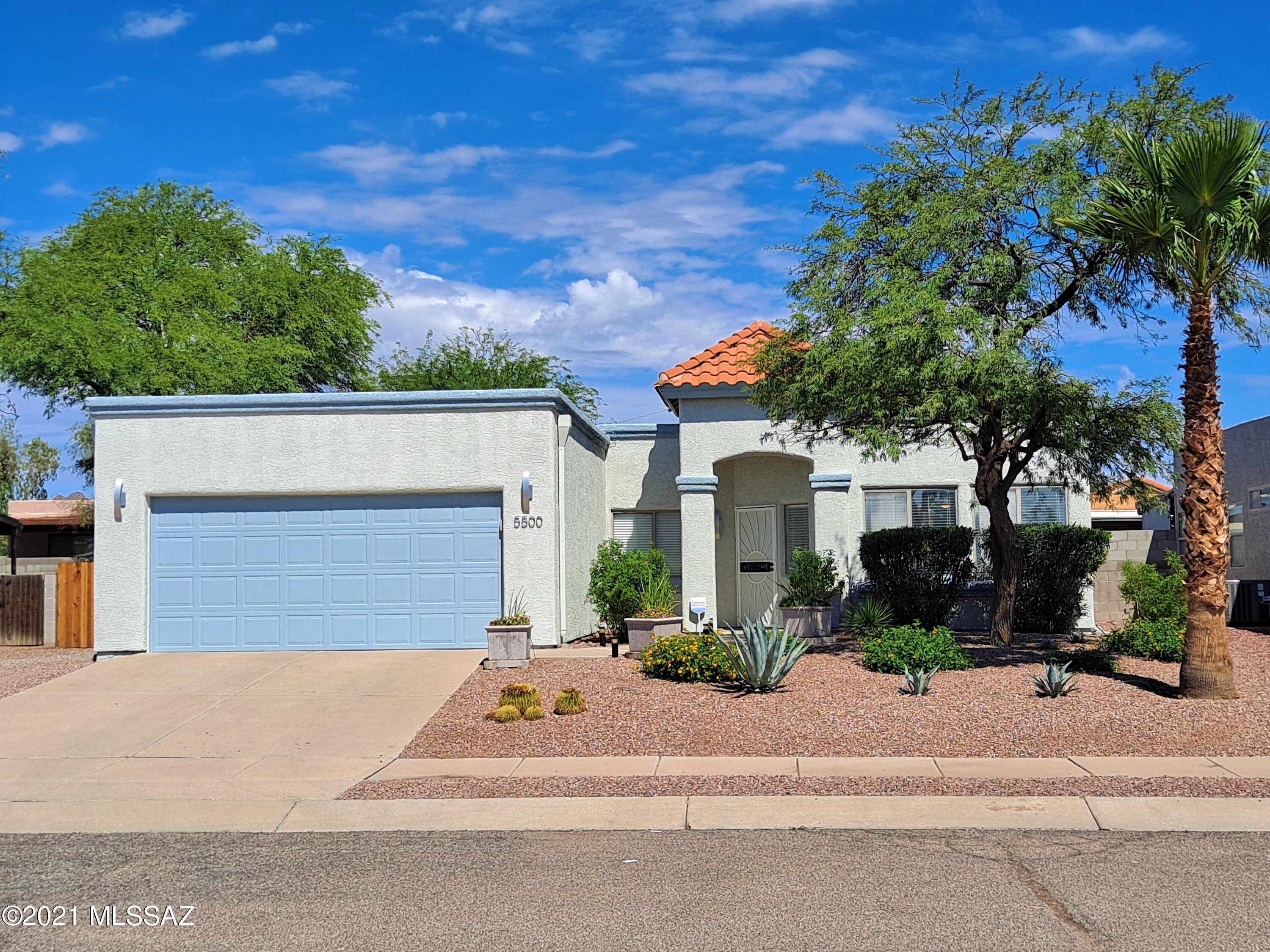 5500 South Wembly Road Tucson, AZ 85746 - Photo 1 of 43