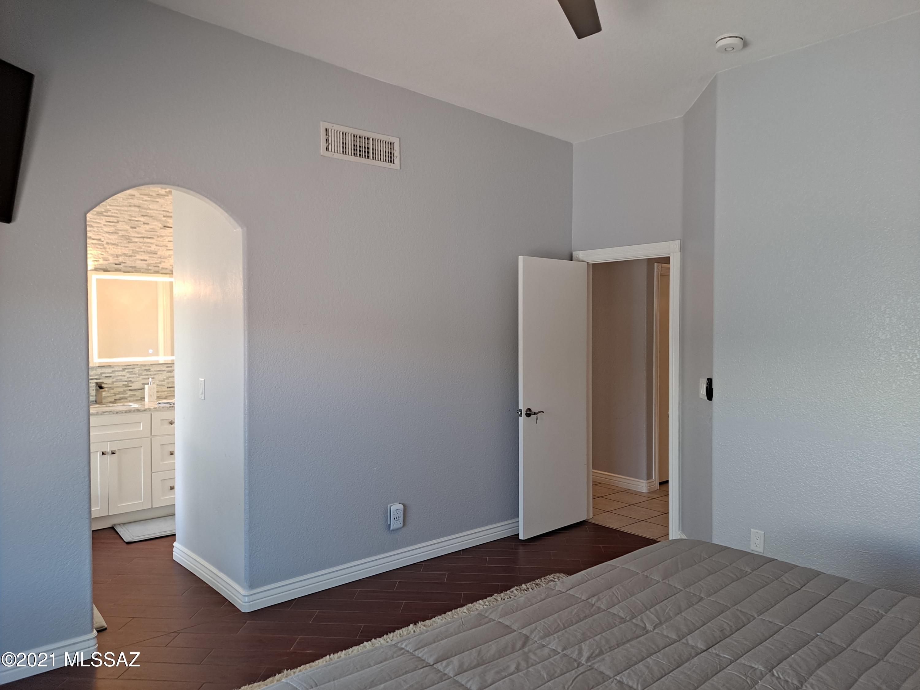 5500 South Wembly Road Tucson, AZ 85746 - Photo 13 of 43