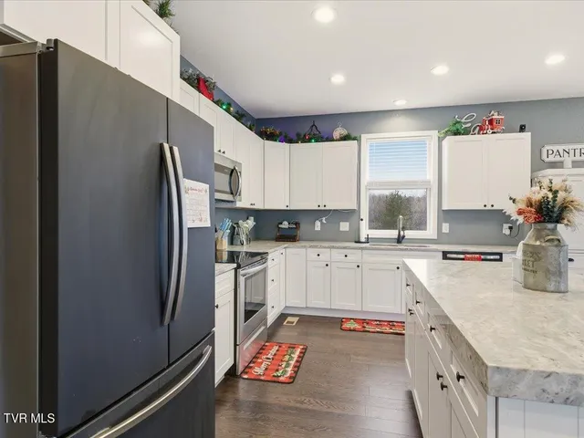 $490,000 | 284 Woodstock Drive, Rutledge, TN 37861