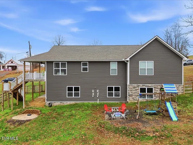 $525,000 | 284 Woodstock Drive, Rutledge, TN 37861