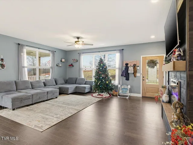 $490,000 | 284 Woodstock Drive, Rutledge, TN 37861