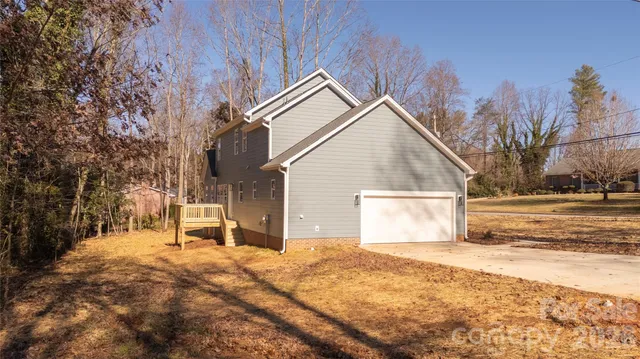 $519,900 | 1326 Brentwood Drive, Newton, NC 28658