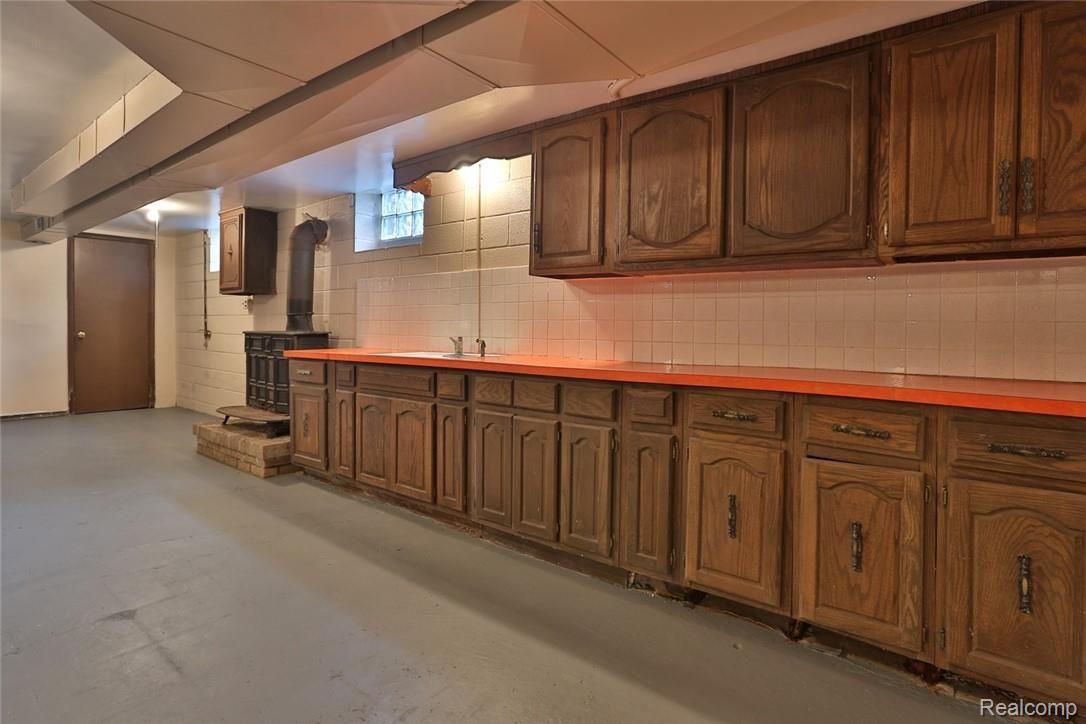 23490 King Road Trenton, MI 48183 - Photo 18 of 23 Basement kitchen area