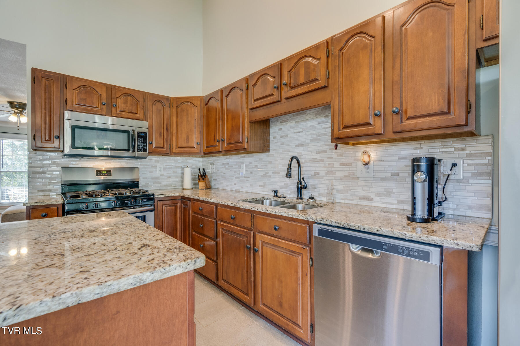 496 Mitchell Road Kingsport, TN 37663 - Photo 10 of 35 010