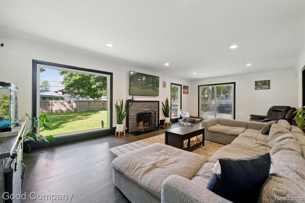 32115 Bonnet Hill Road Farmington Hills, MI 48334 - Photo 18 of 41