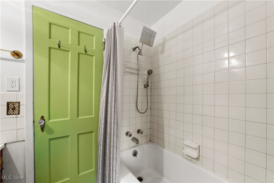 4057 Wilmington Road Cleveland, OH 44121 - Photo 22 of 34