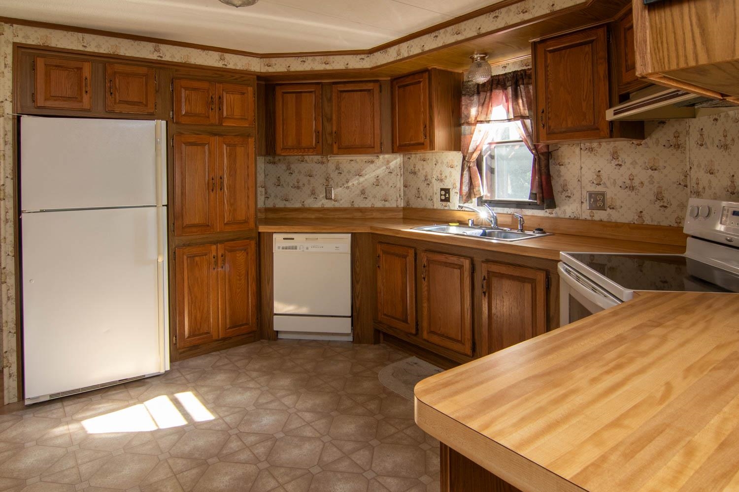 8 Sagamore Lane Rochester, NH 03867 - Photo 8 of 36