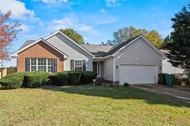 $299,900 | 1025 Somerset Crossing Lane, Kernersville, NC 27284