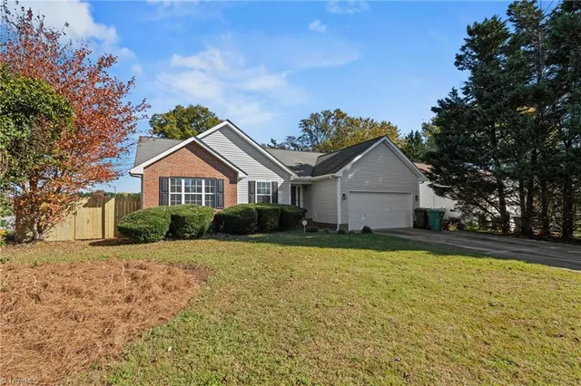 $299,900 | 1025 Somerset Crossing Lane, Kernersville, NC 27284