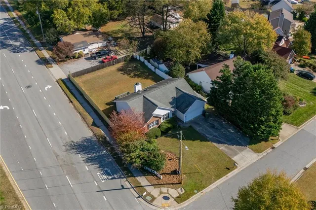 $299,900 | 1025 Somerset Crossing Lane, Kernersville, NC 27284