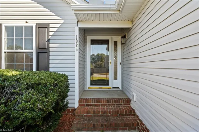 $299,900 | 1025 Somerset Crossing Lane, Kernersville, NC 27284