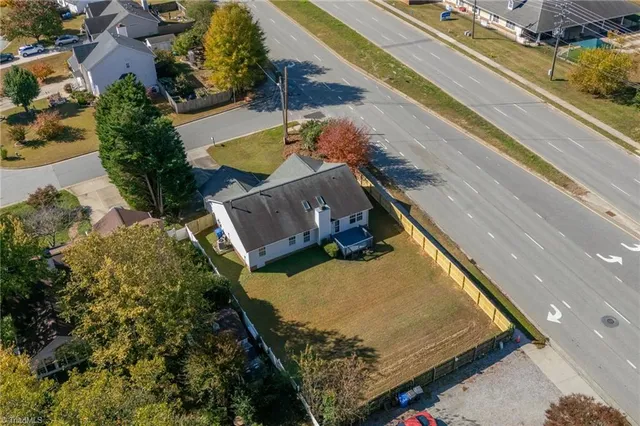 $299,900 | 1025 Somerset Crossing Lane, Kernersville, NC 27284