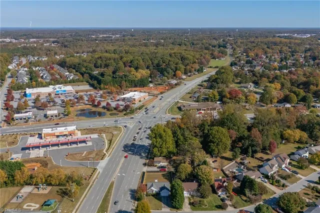 $299,900 | 1025 Somerset Crossing Lane, Kernersville, NC 27284