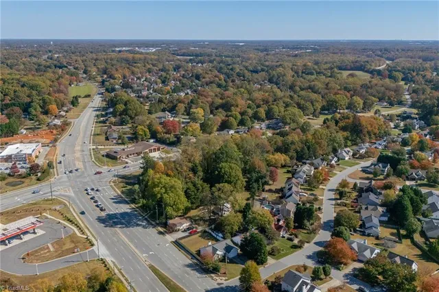 $299,900 | 1025 Somerset Crossing Lane, Kernersville, NC 27284