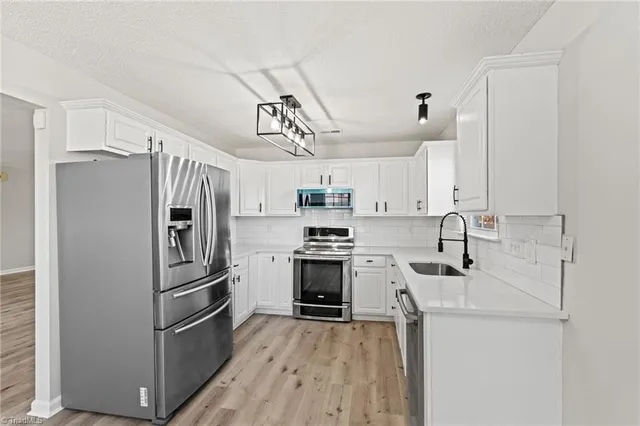 $299,900 | 1025 Somerset Crossing Lane, Kernersville, NC 27284