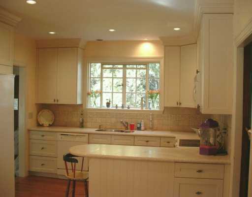 105 Rumstick Road Barrington, RI 02806 - Photo 5 of 8 Kitchen.