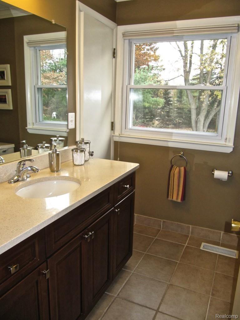 808 Fieldstone Drive Rochester, MI 48309 - Photo 44 of 64 IMG_6362.jpg