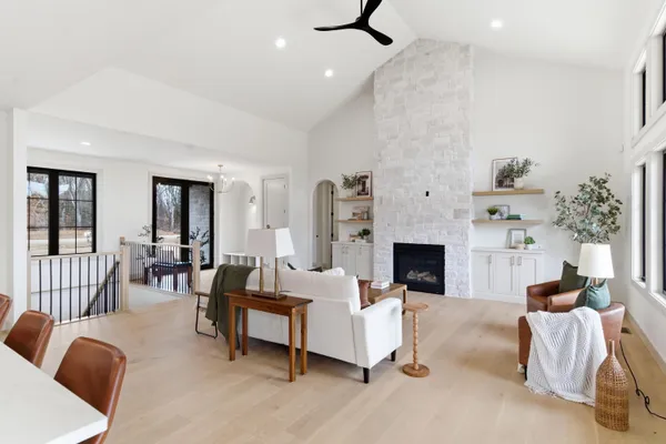 $950,000 | 61121 Airpark Lane, Mattawan, MI 49071