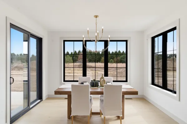 $950,000 | 61121 Airpark Lane, Mattawan, MI 49071