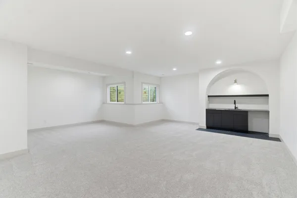 $950,000 | 61121 Airpark Lane, Mattawan, MI 49071
