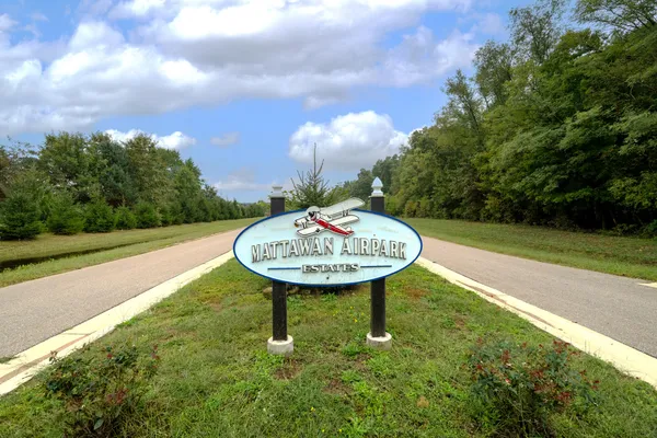 $950,000 | 61121 Airpark Lane, Mattawan, MI 49071