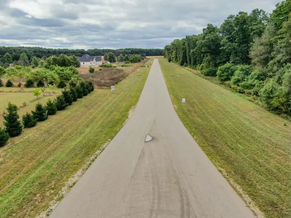 $950,000 | 61121 Airpark Lane, Mattawan, MI 49071