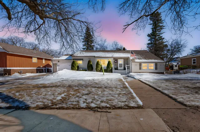 $154,900 | 206 North 3rd Avenue East, Truman, MN 56088