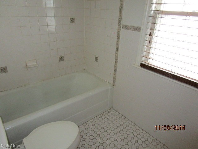 3807 Northampton Road Cleveland, OH 44121 - Photo 10 of 12