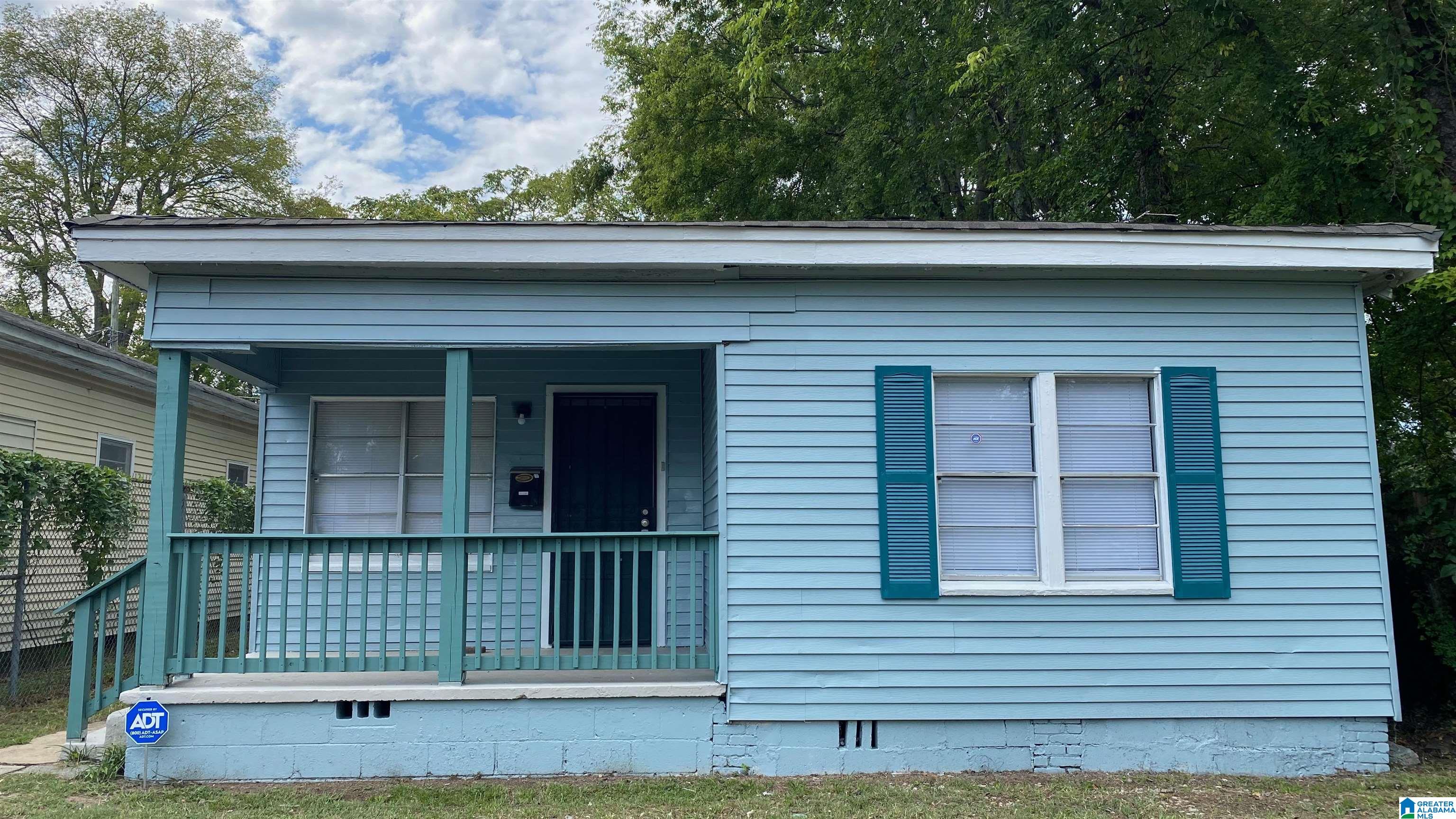1316 Court R Birmingham, AL 35218 - Photo 1 of 17