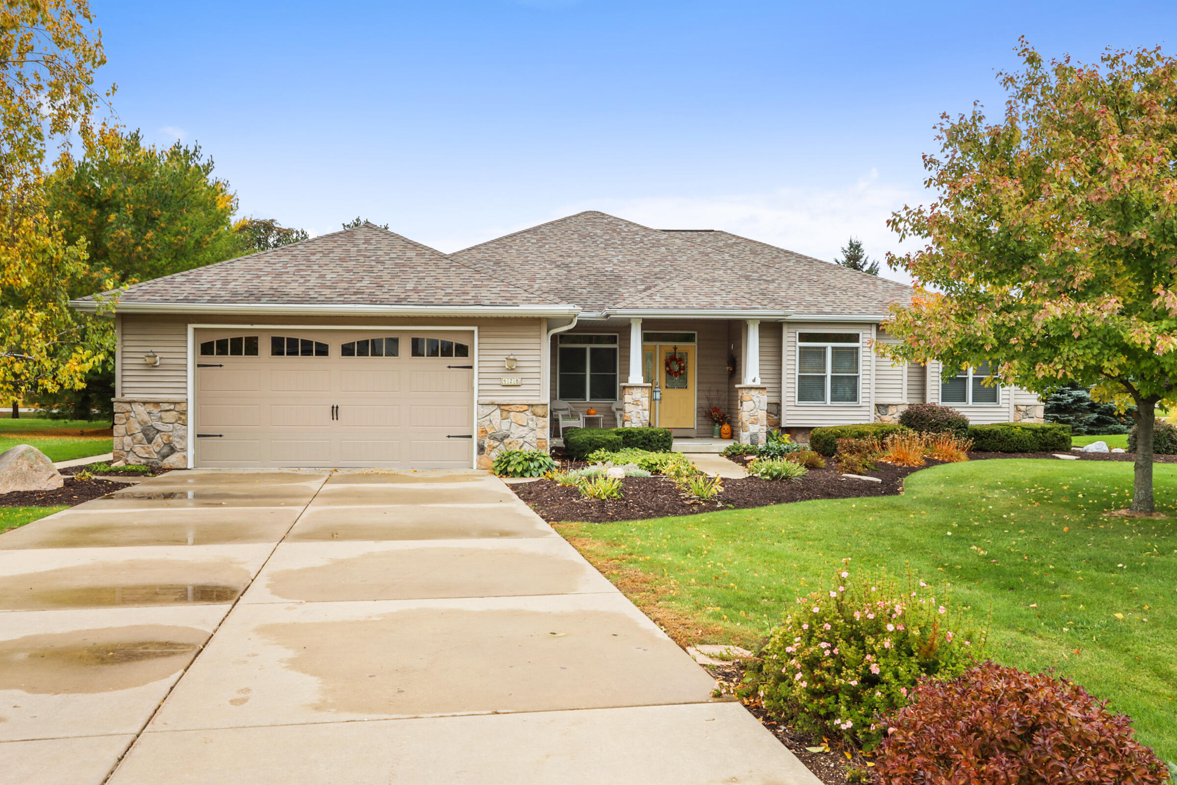 428 Fair Oaks Drive, Williams Bay, WI 53191 Compass