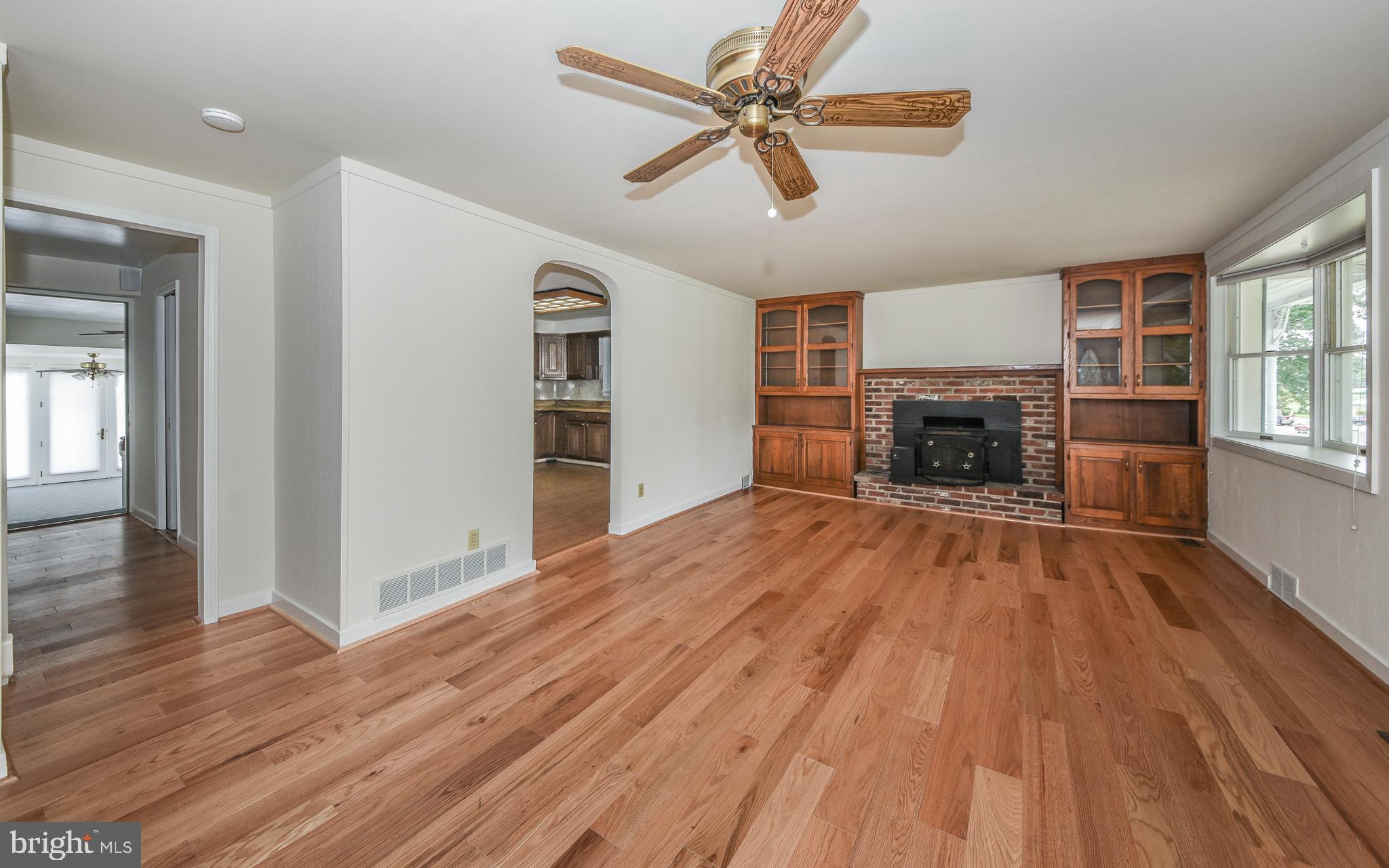 2615 Windy Bush Road Newtown, PA 18940 - Photo 6 of 22 Main Unit Living Room