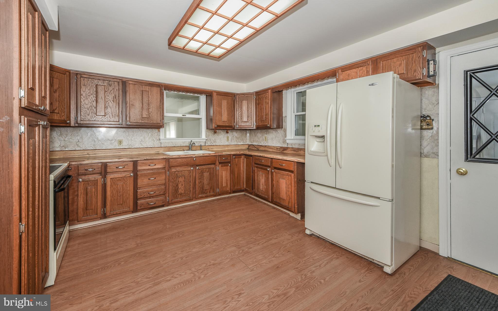 2615 Windy Bush Road Newtown, PA 18940 - Photo 9 of 22 Main Unit Kitchen