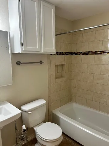 a view of entryway with a front door