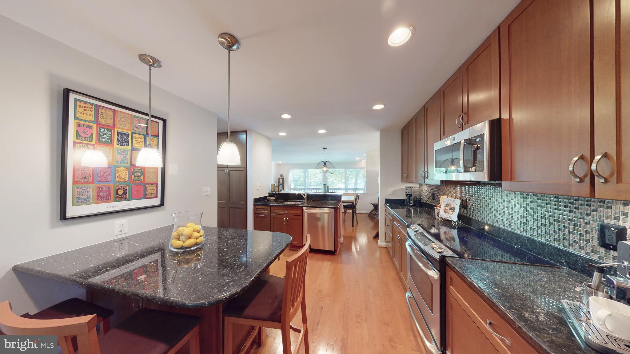 2012 Lakebreeze Way Reston, VA 20191 - Photo 8 of 78 Granite and Stainless