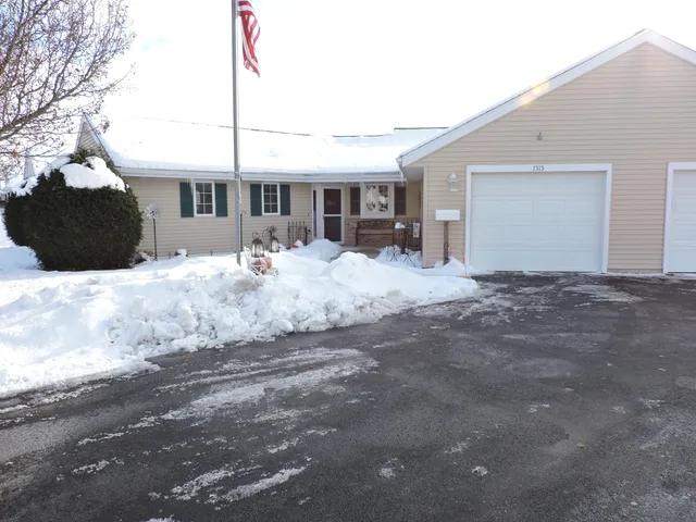 $284,900 | 1515 Raveen Street, Fort Atkinson, WI 53538