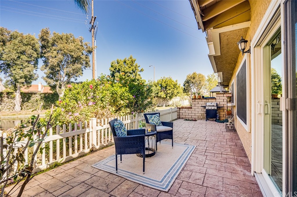 7951 Waterfall Circle Huntington Beach, CA 92648 - Photo 23 of 40 a view of a chairs and table in the balcony