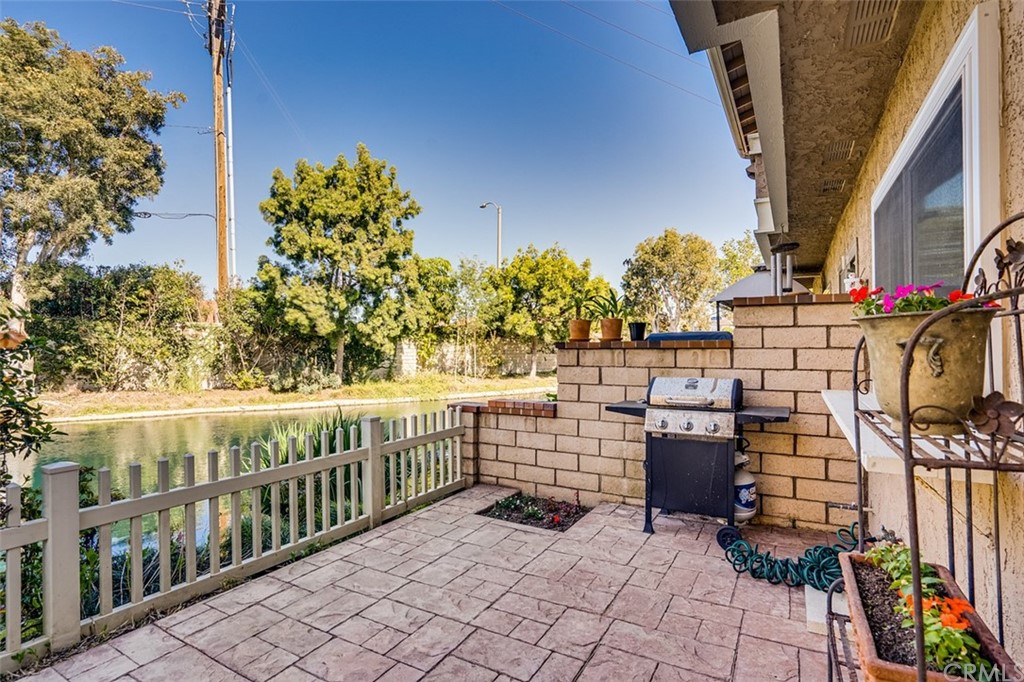 7951 Waterfall Circle Huntington Beach, CA 92648 - Photo 25 of 40