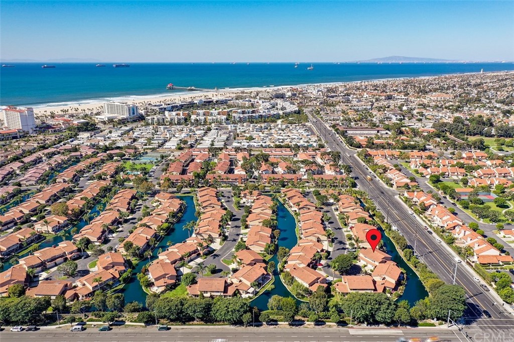 7951 Waterfall Circle Huntington Beach, CA 92648 - Photo 34 of 40 an aerial view of residential building and ocean