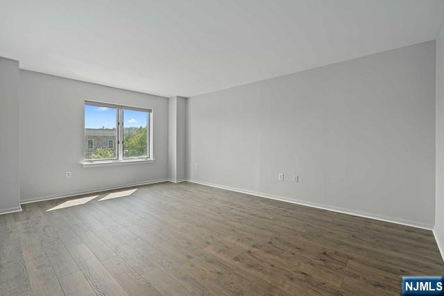 405 Williams Court, Unit 405 Edgewater, NJ 07020 - Photo 13 of 27