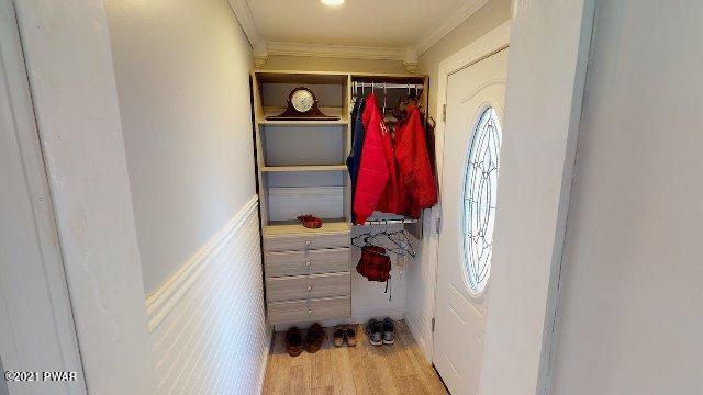 115 Chestnut Ridge Road Dingmans Ferry, PA 18328 - Photo 6 of 47 Foyer