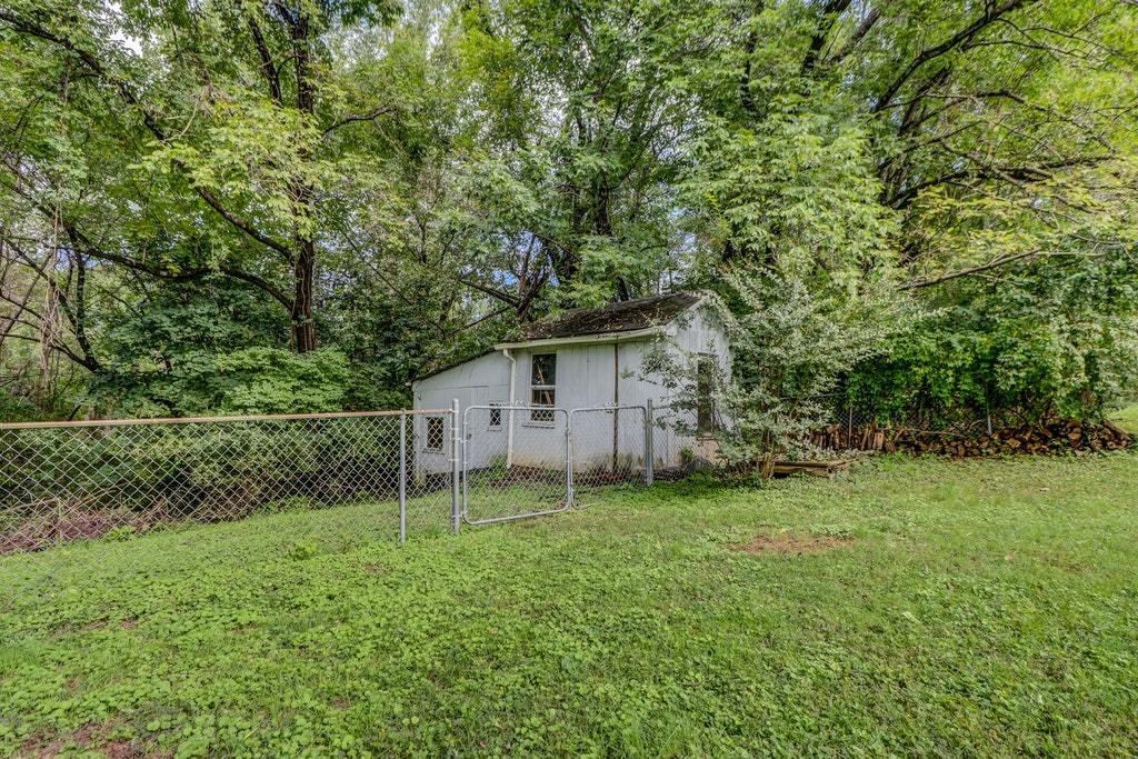 6913 Plantation Road Roanoke, VA 24019 - Photo 21 of 25 019-289259-IMG_8384_5_6_7_8_6941670