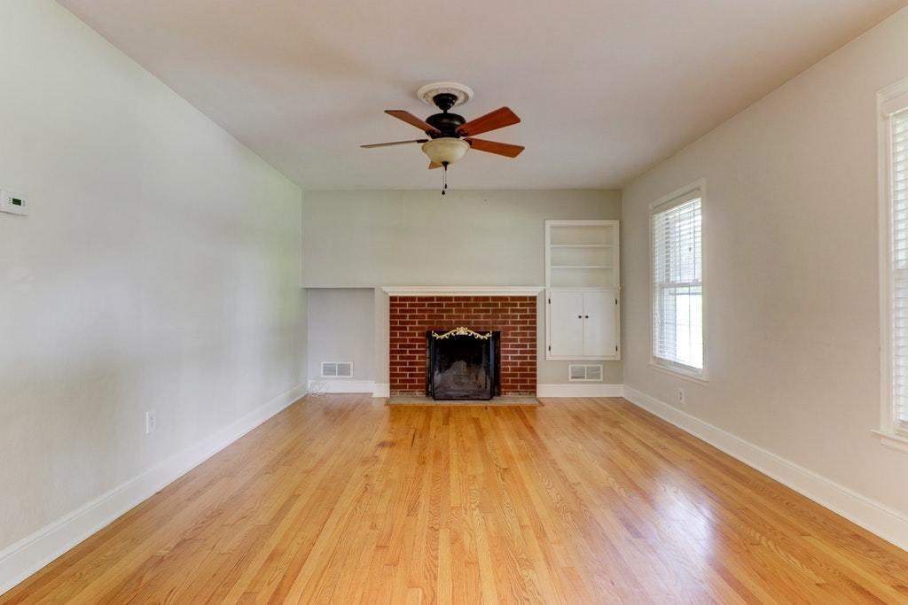6913 Plantation Road Roanoke, VA 24019 - Photo 5 of 25 003-289259-IMG_8274_5_6_7_8_6941654