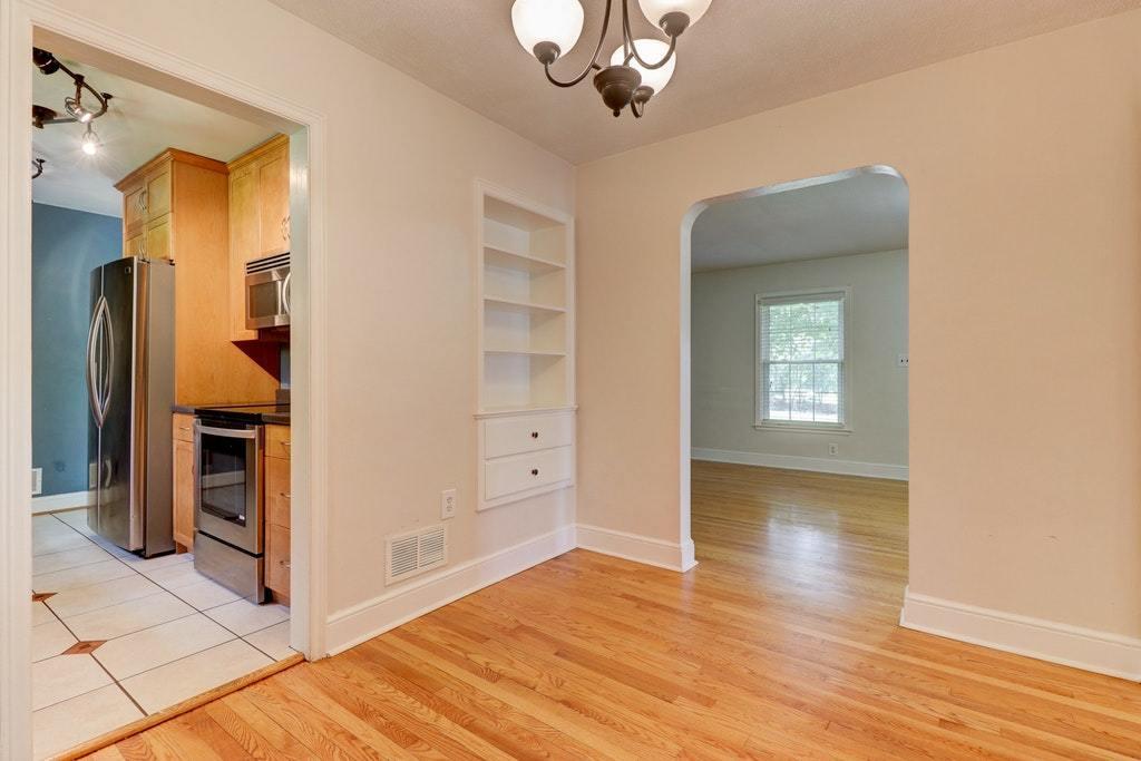 6913 Plantation Road Roanoke, VA 24019 - Photo 6 of 25 006-289259-IMG_8294_5_6_7_8_6941657