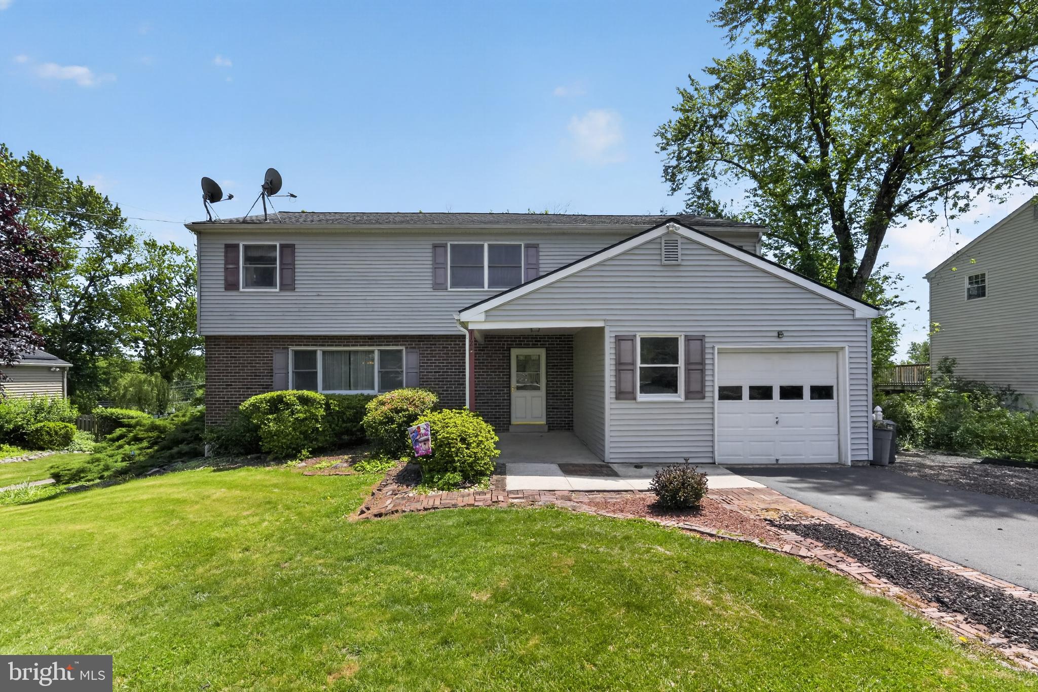 712 Meadowlark Road Norristown, PA 19403 - Photo 1 of 30