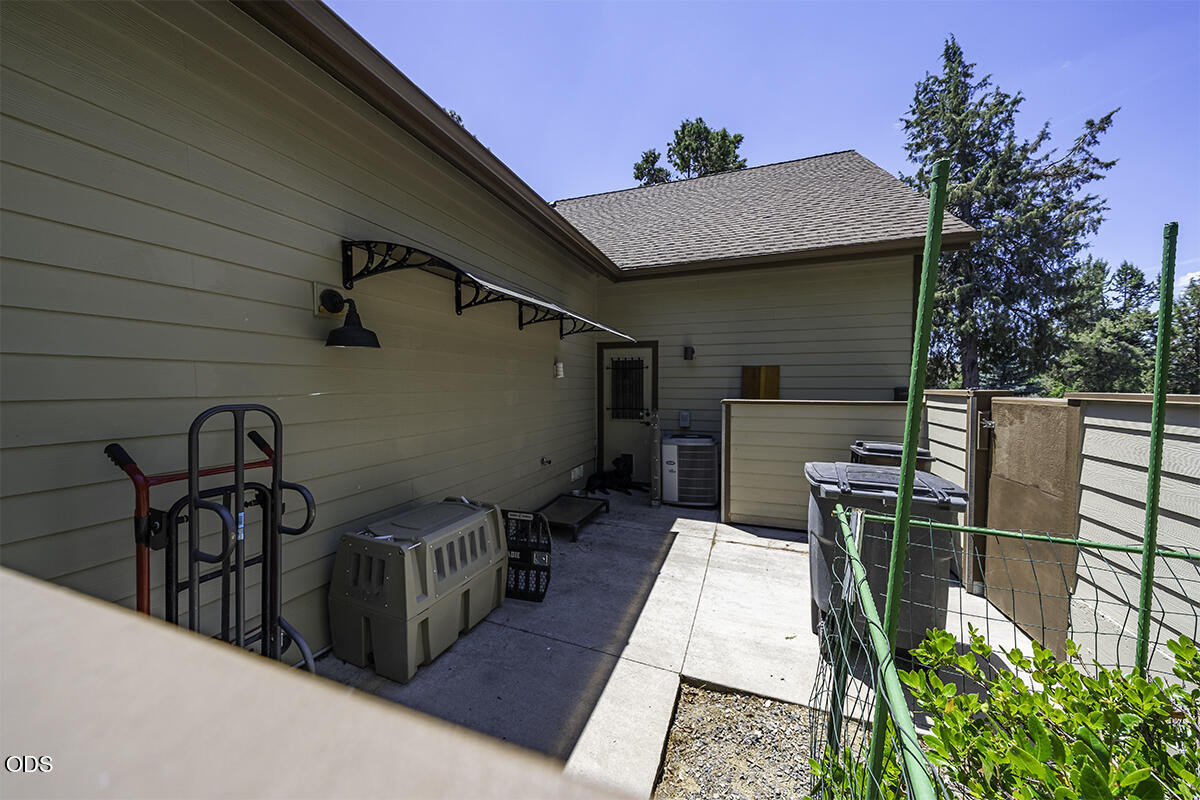 6243 Sanderling Road Klamath Falls, OR 97601 - Photo 27 of 43