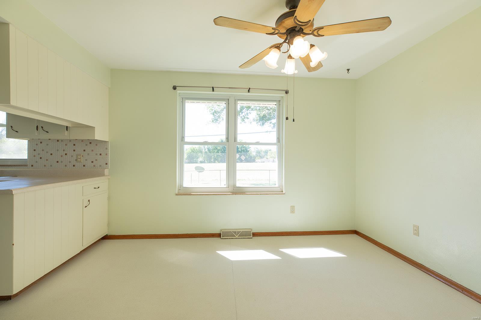 115 Virginia Street Brighton, IL 62012 - Photo 15 of 39 Gallery Image 15