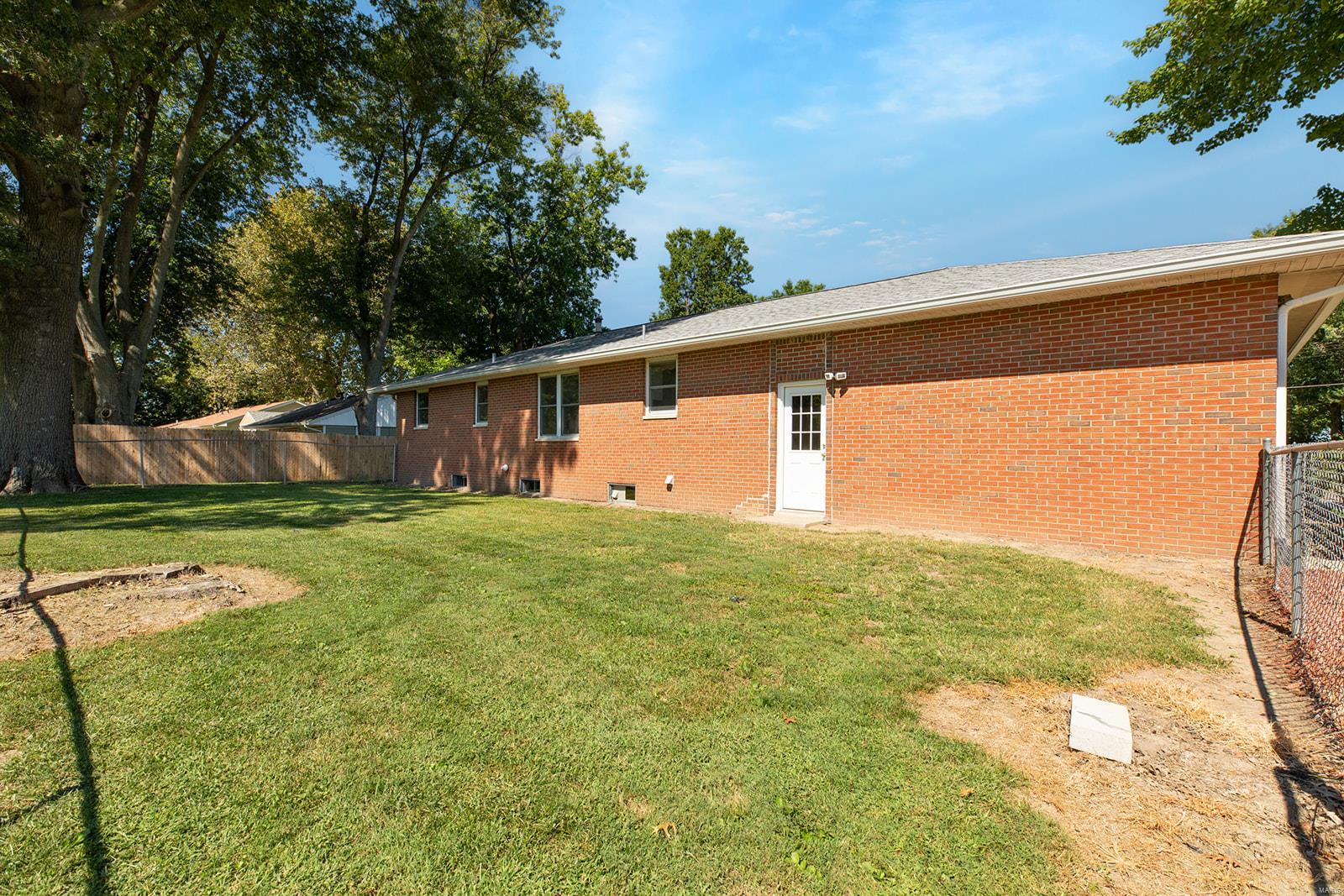115 Virginia Street Brighton, IL 62012 - Photo 10 of 39 Gallery Image 10
