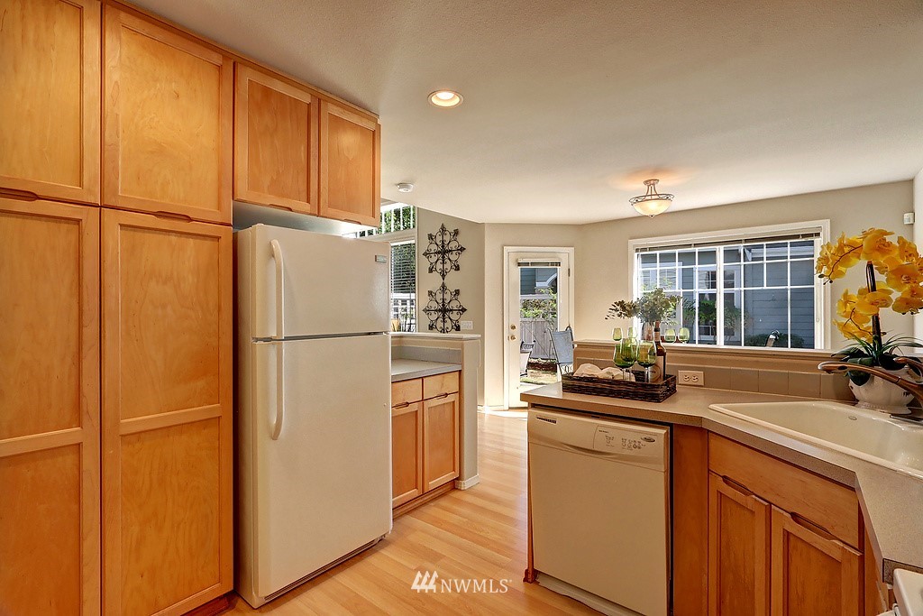 4823 Northeast 5th Street Renton, WA 98059 - Photo 14 of 22