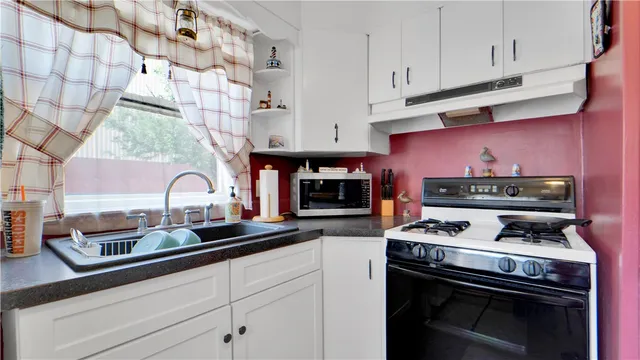 $299,900 | 228 Maple Avenue, Victor, NY 14564