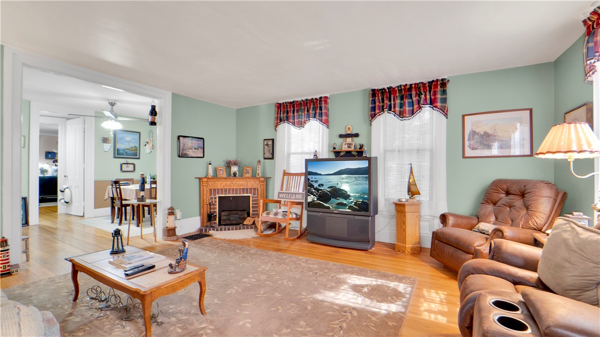 228 Maple Avenue Victor, NY 14564 - Photo 5 of 37